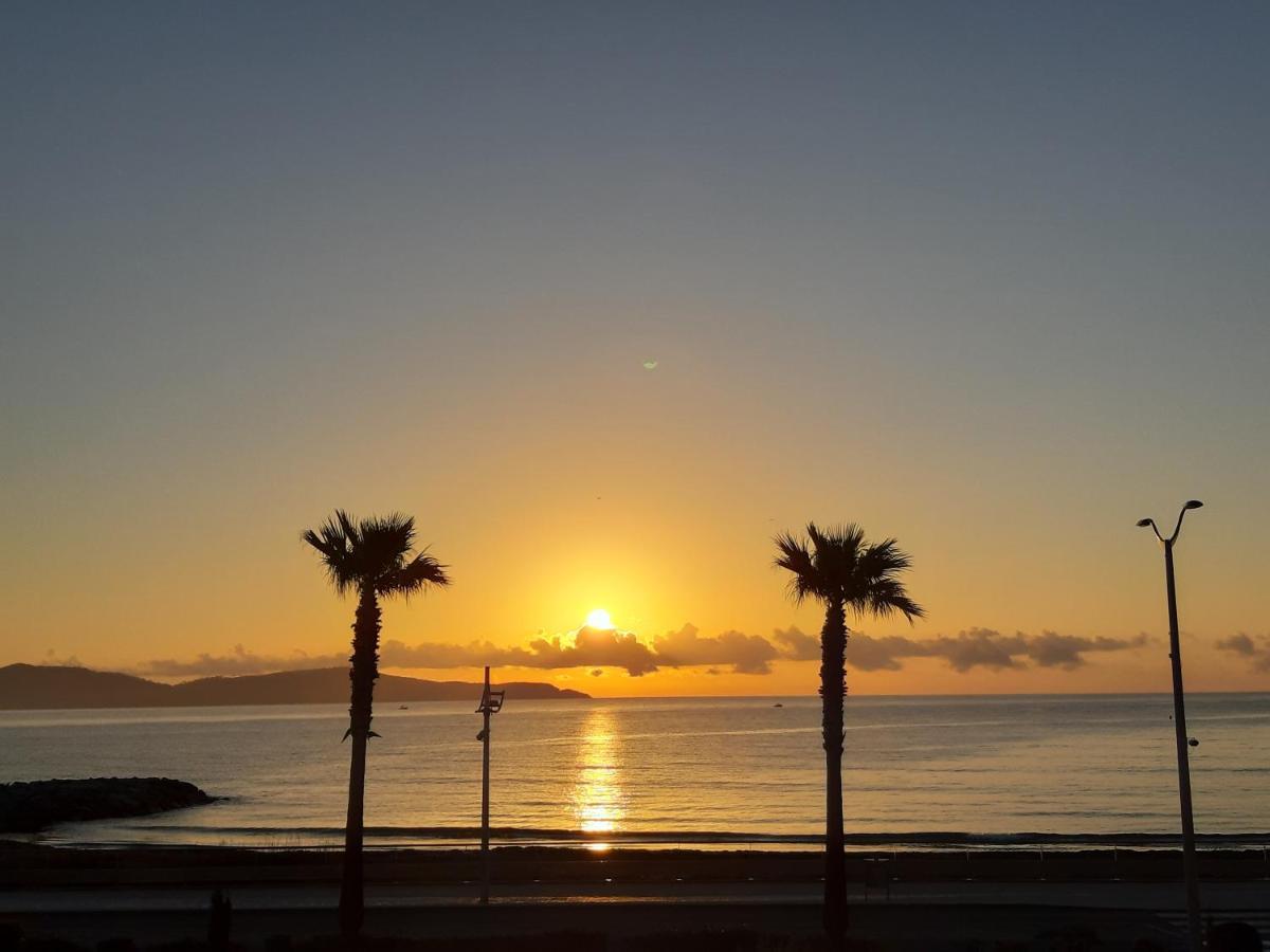 Appartement Cavalaire Face A La Mer Exterior foto